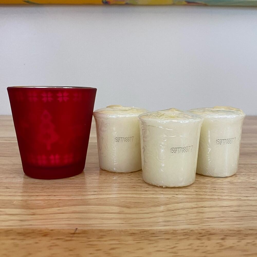 Yankee Candle Small Sugared Apple Candles and Holiday Themed Candle Holder - Picture 3 of 6